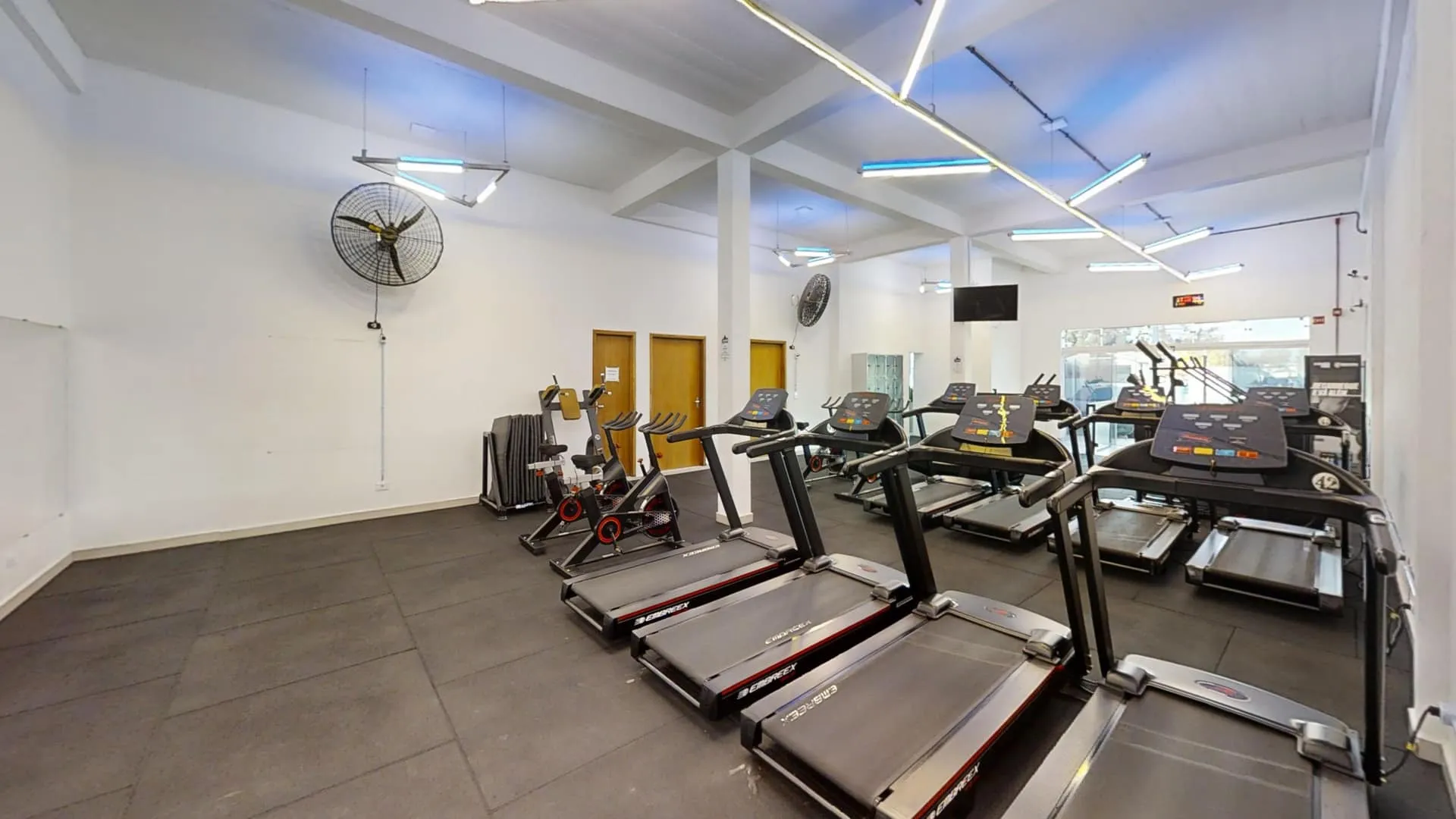 Sala de musculação Academia Azure – equipamentos importados