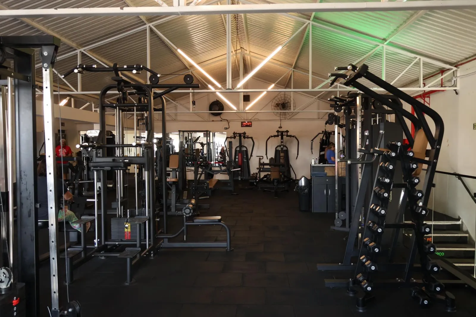 Espaço fitness Academia Azure no Boqueirão
