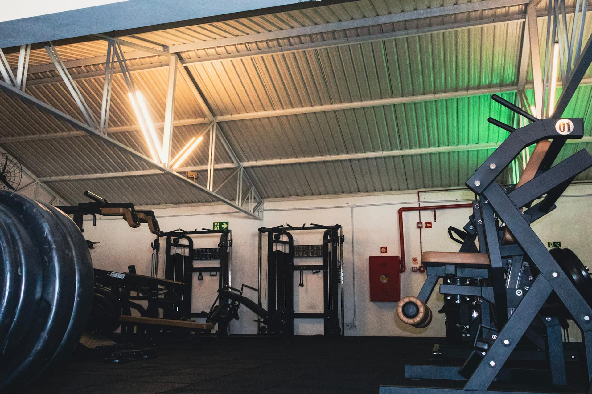 Área de cardio Academia Azure – esteiras e bicicletas